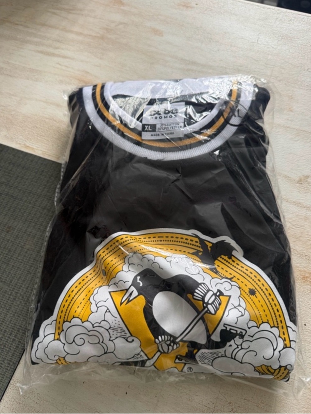 ISO Pittsburgh Penguins Fourth Wing Night Crewneck